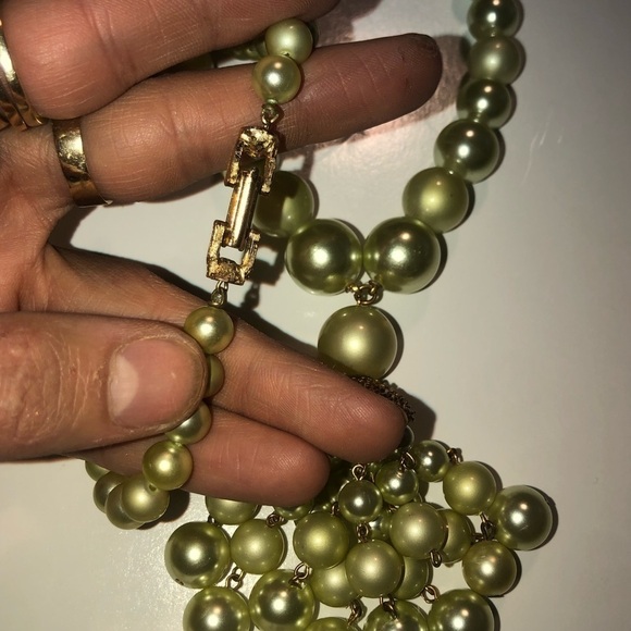 VTG Mint Green Faux Pearl Necklace w Tassel 22” + 3” - Picture 4 of 6